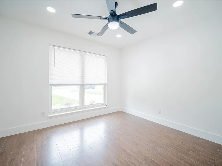 4815 Caris St — Photo 13