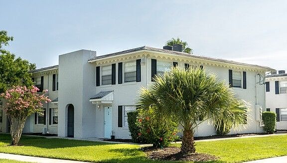 2nd image of 3325 N Westmoreland Dr #1