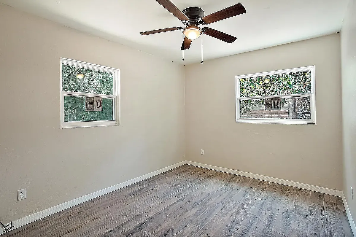 2 bed, 992 sqft, $1,595 — Photo 3