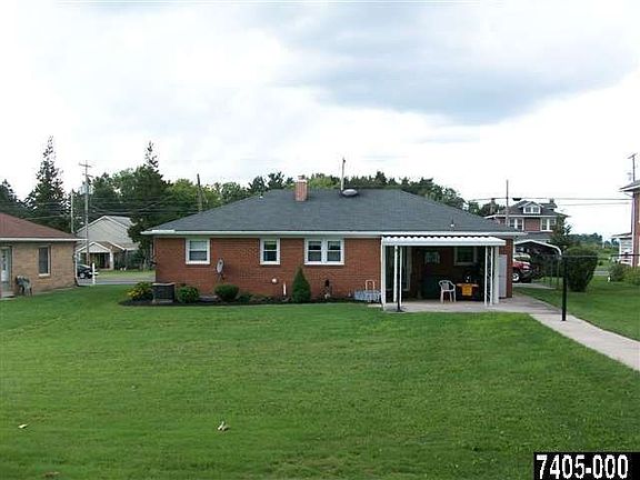 3rd image of 7632 Lincoln Hwy