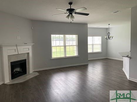 4th image of 295 Summerhill Dr