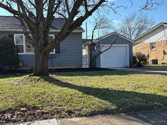 2nd image of 377 Magie Ave