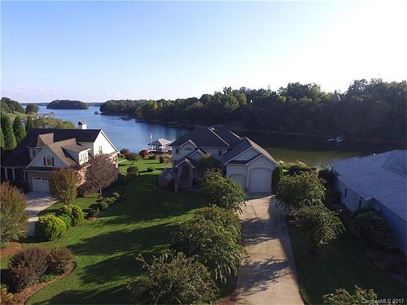 3rd image of 191 E Tattersall Dr
