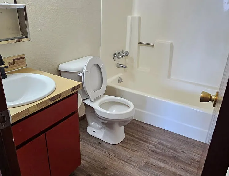 2230 Colby Ave — Photo 11