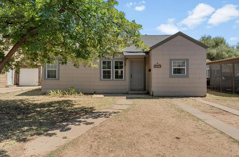 2 bed, 1.0 bath, 1058 sqft, $1,200 — Photo 1
