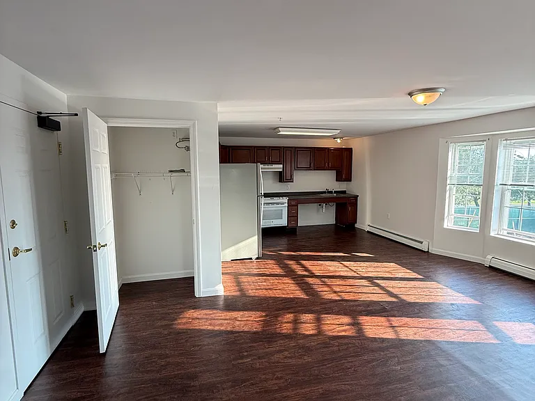661 Bell St #10 — Photo 3