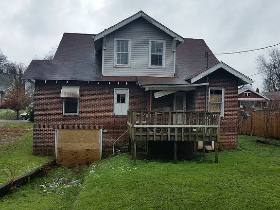 3rd image of 2441 Linden Ave