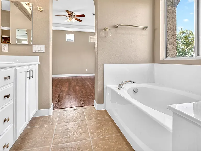 11757 Del Sur Ave — Photo 19