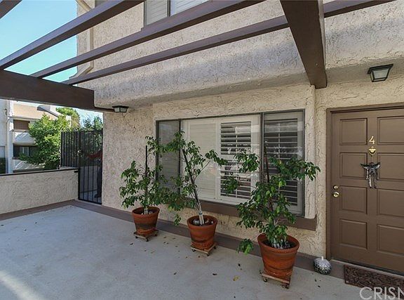 5th image of 12400 Moorpark St #15