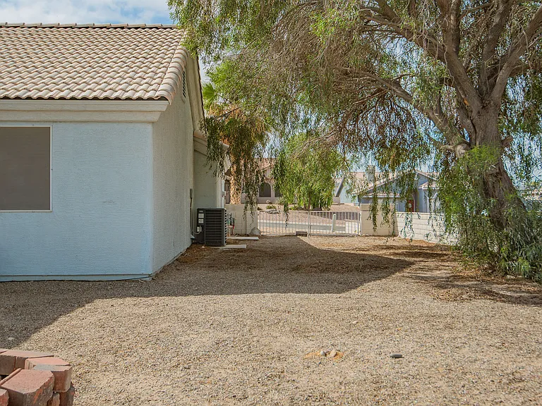 2195 E Emerald River Way — Photo 34