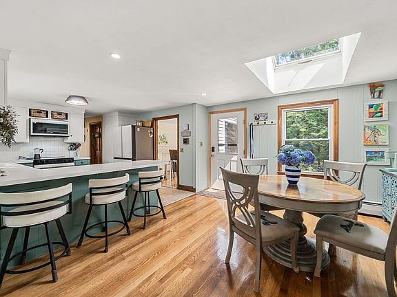 3rd image of 536 Ipswich Rd