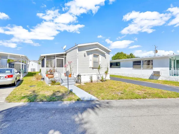 8701 SW 17th Ct, Davie, FL 33324