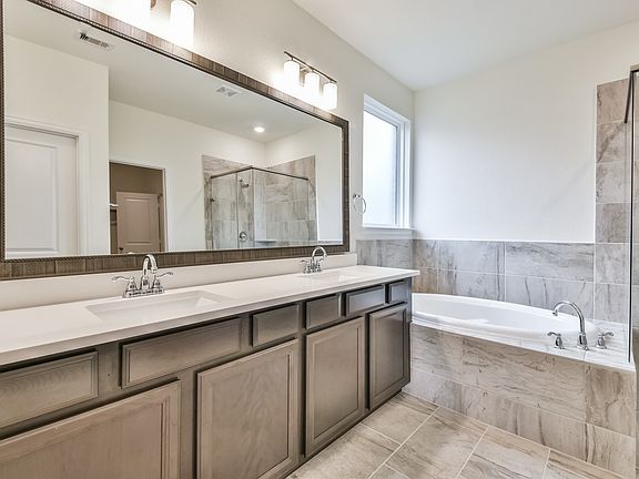 Plan 4059 Bathroom