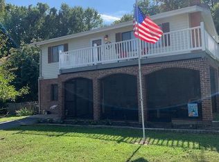 388 Monument Dr, Montross, VA 22520