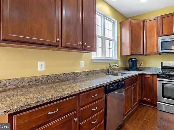 4th image of 3 Brinkley Ct