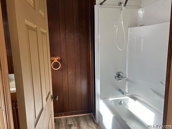5th image of 111 Washington St