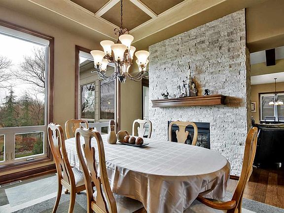 4th image of 704 N Deerfield Ct