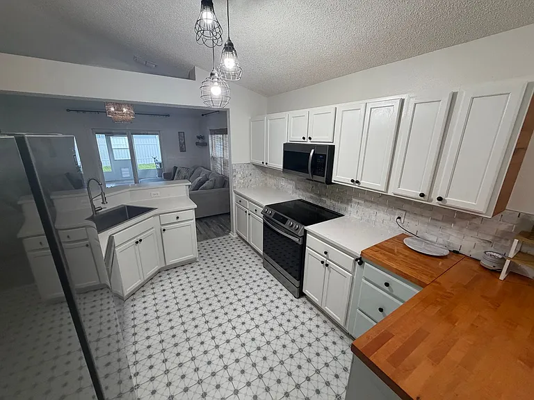 11058 Miata Ct — Photo 16