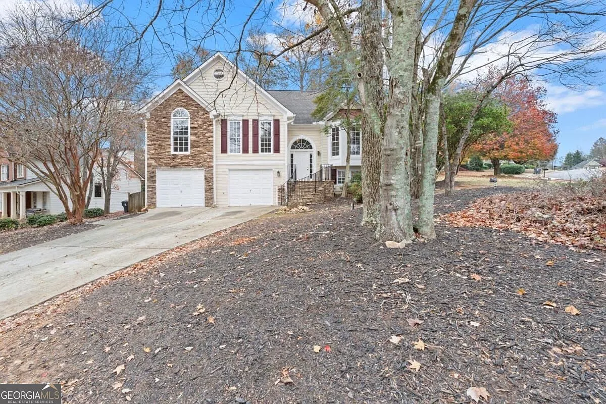 4 bed, 3.0 bath, $2,475 — Photo 2