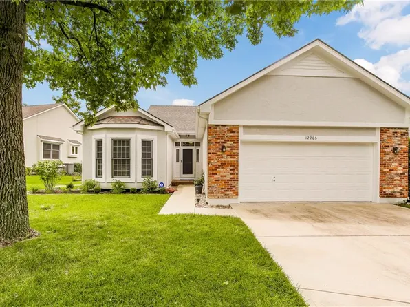 12206 Caenen Dr, Overland Park, KS 66213