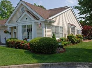 9 Orient Ct, Ridge, NY 11961