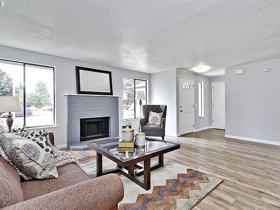5th image of 992 NE Josephine St