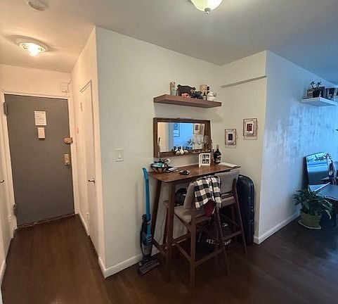 5th image of 327 W 30th St APT 3D