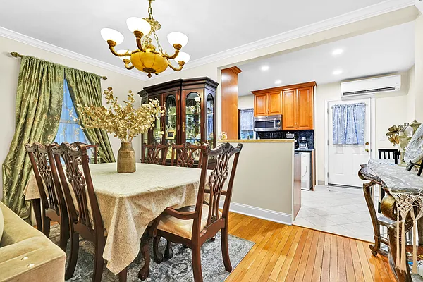 Sold by Halvatzis Realty | media 5