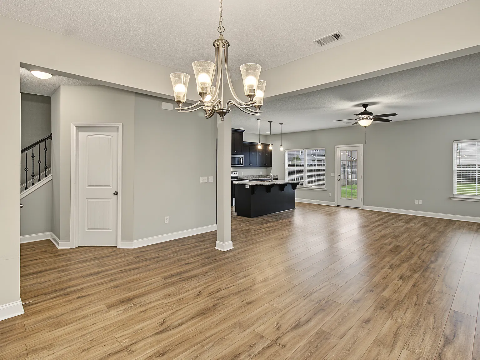 618 Fairview Circle - 1 — Photo 3