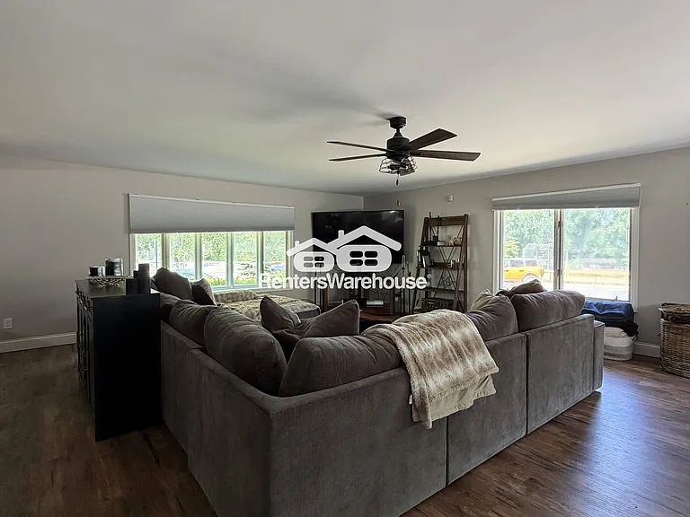 52 West Rd — Photo 9