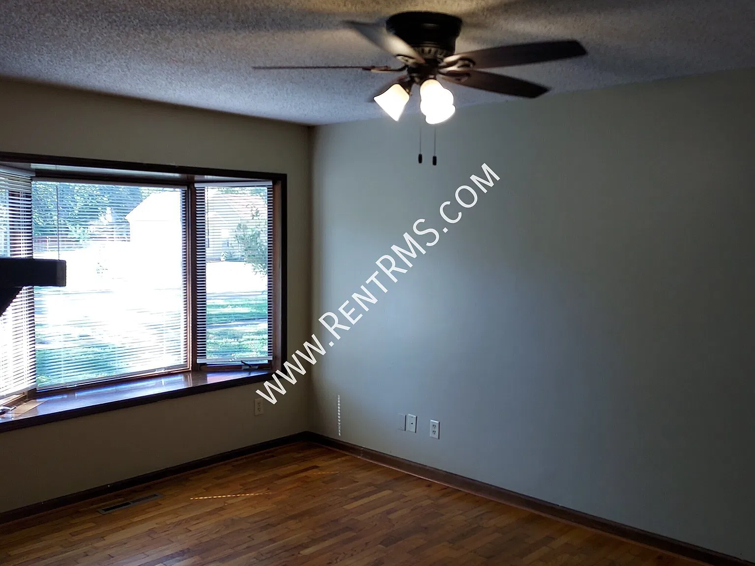 *Oakland Area* 1100 Ne Arter Ave- 3 Bed/1 Bath — Photo 2