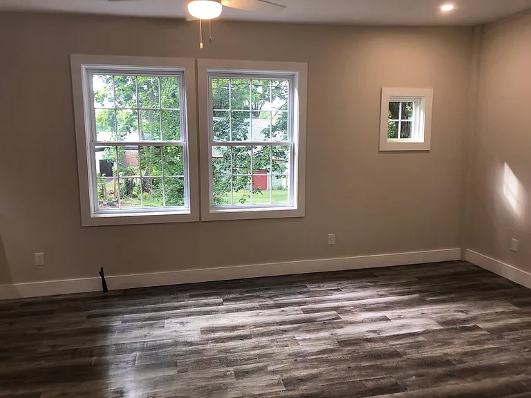 This is an enormous room (approx. 15x20).