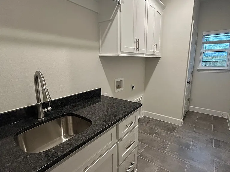1470 Overcup Oak Ln — Photo 2