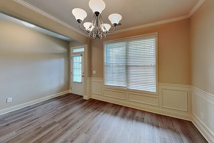 917 Upland Ct — Photo 5