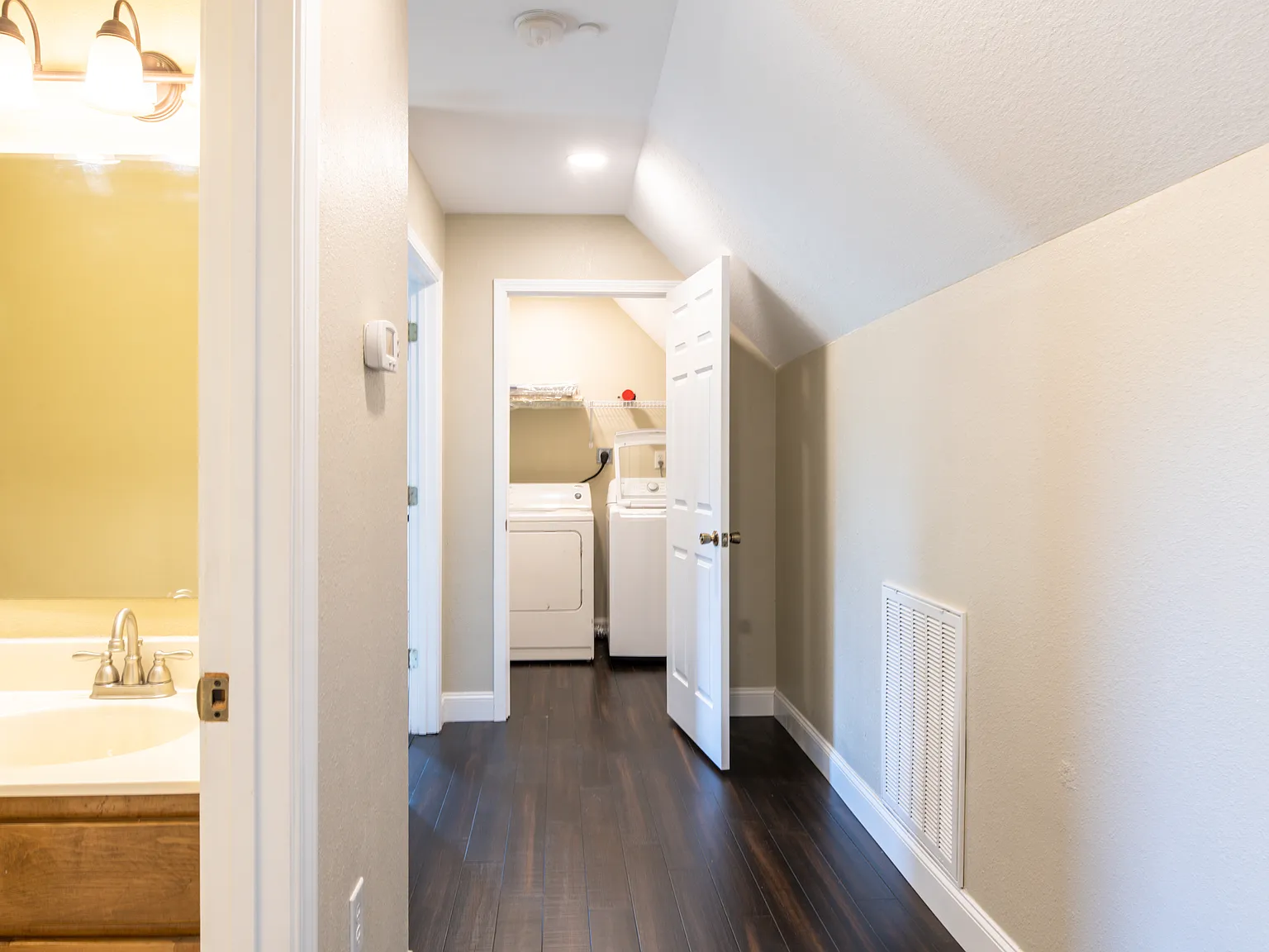 Remagen Lane - 7211 - 1 — Photo 2
