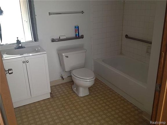 5th image of 33761 Pondview Cir #56