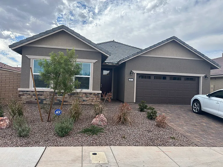 817 Cottonwood Hill Pl — Photo 1
