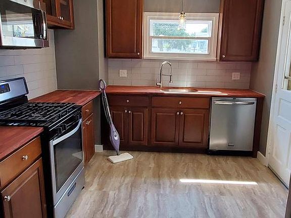 2nd image of 431 N 11th St