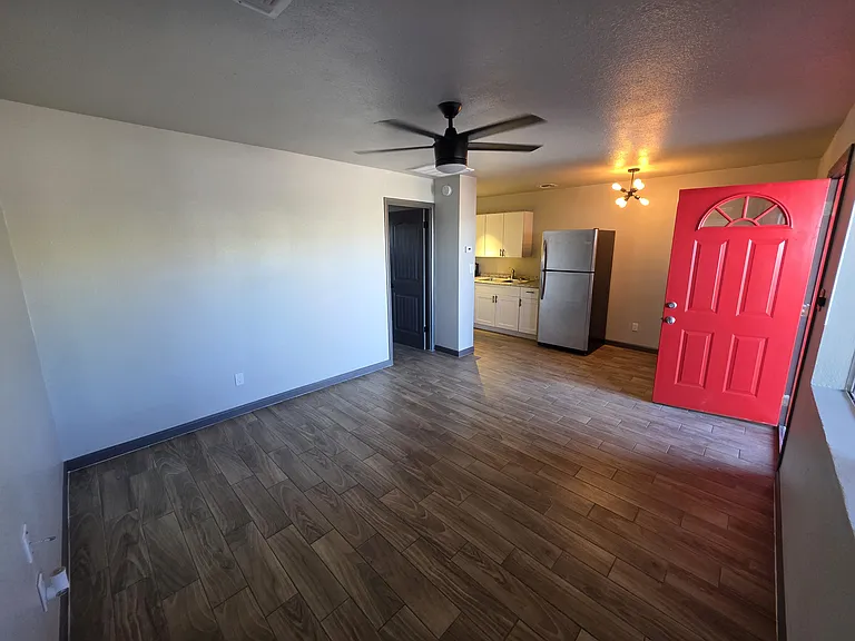 455 E Junction St #4 — Photo 8