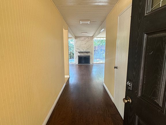 4th image of 1420 Kingfisher Way