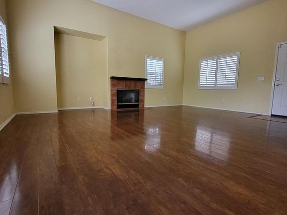 4th image of 32564 Guevara Dr