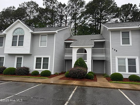 4th image of 126 W Victoria Court #D