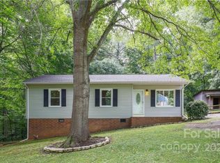 824 E Chestnut St, Stanley, NC 28164