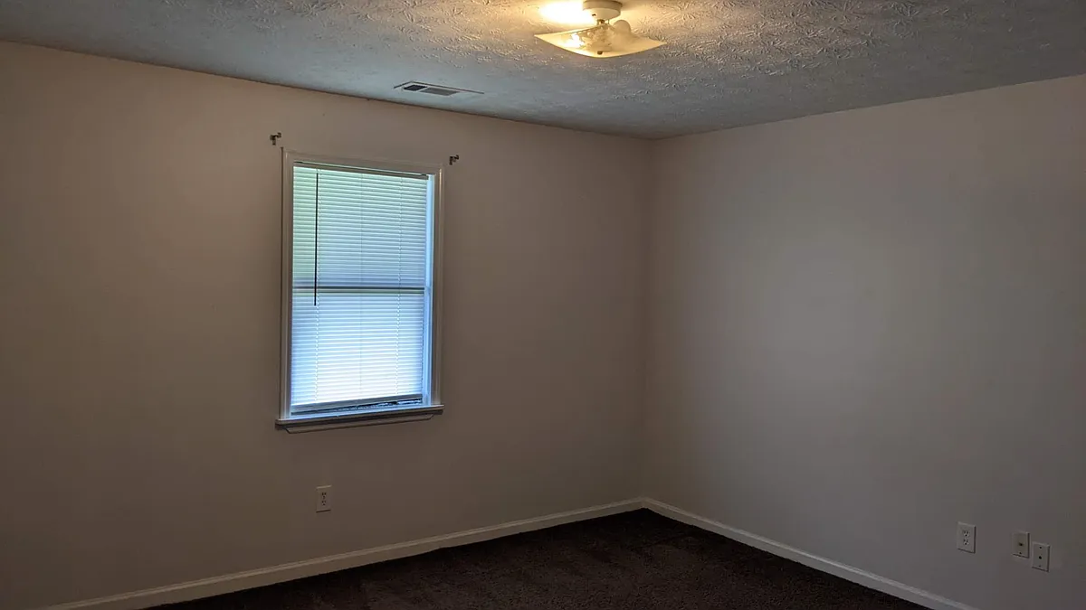 Building Photo - 102A Jay Ln #102A