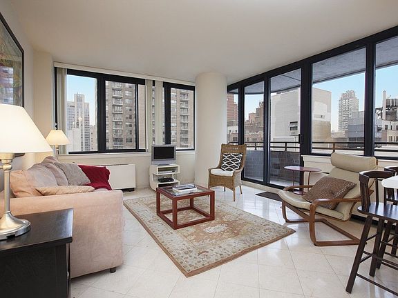 3rd image of 455 E 86th St APT 17A