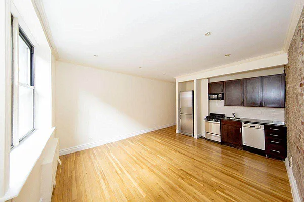 Rented by Amin Property Group Inc | media 3