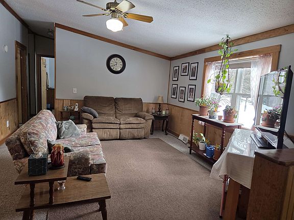 3rd image of 46 Hidden Valley Road