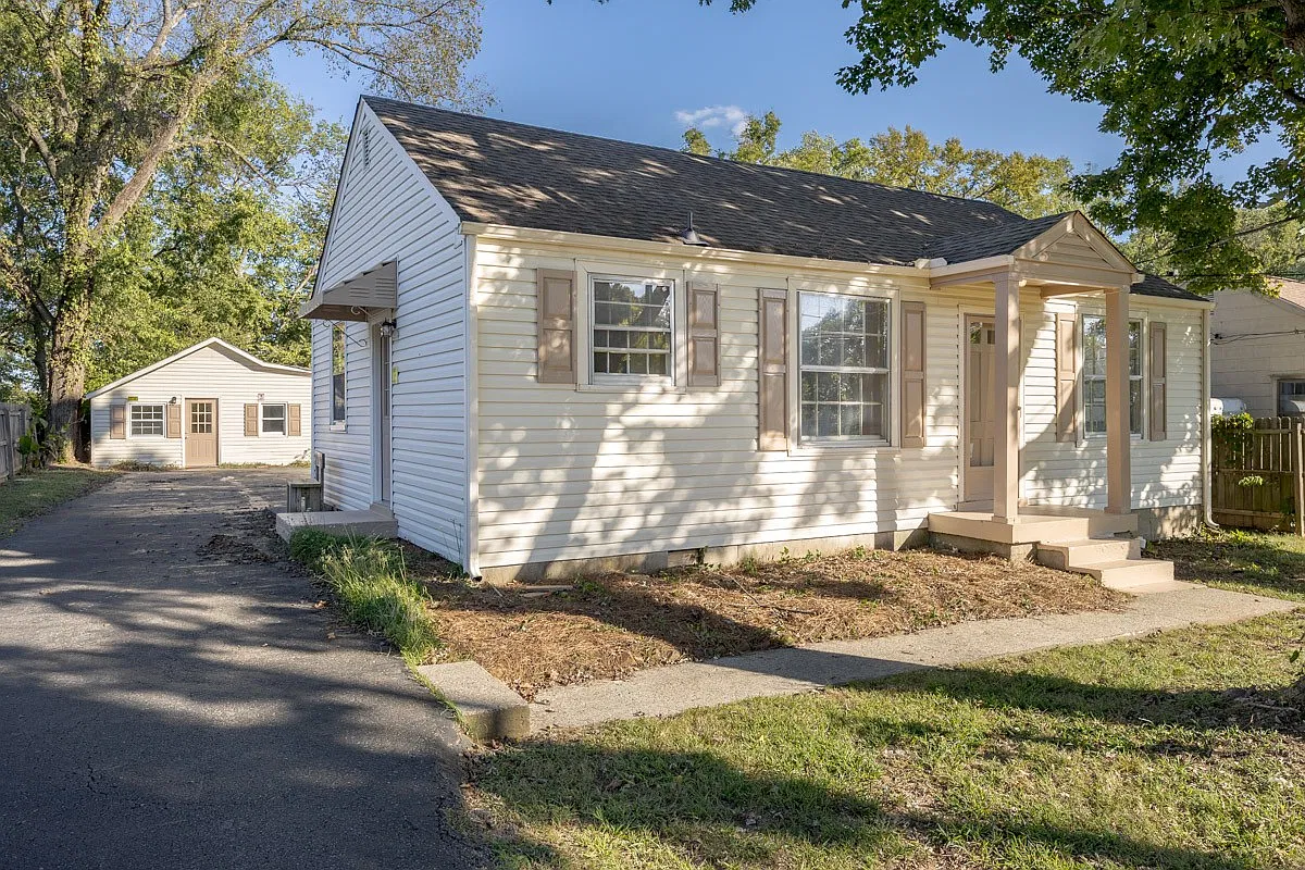 2 bed, 1.0 bath, 850 sqft, $1,000 — Photo 3
