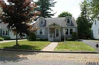 2nd image of 40 Wilson Ave