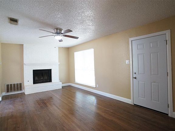 3rd image of 1515 Dale Pl